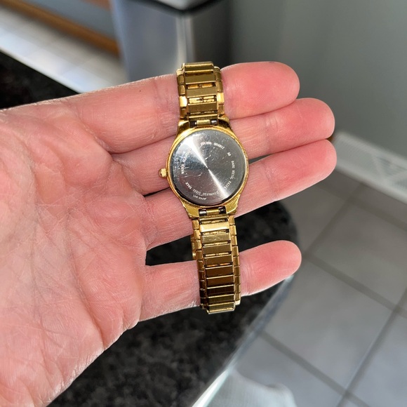 BULOVA QUARTZ WATCH - Picture 8 of 8